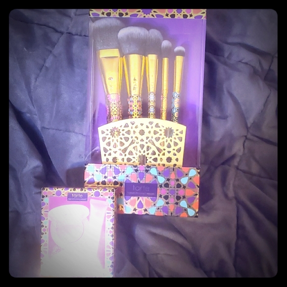 BNIB DISCONTINUED TARTE BRUSHES AND HIGHLIGHTERS